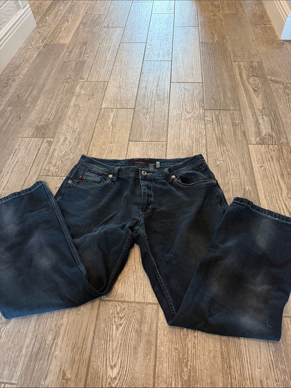 True Republic Men's black Relaxed Jeans 38x 30